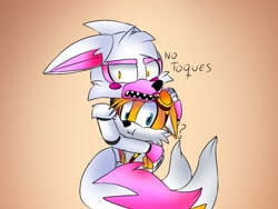 Size: 1000x750 | Tagged: artist needed, safe, miles "tails" prower, fox, animatronic, crossover, dialogue, duo, five nights at freddy's, floppy ears, funtime foxy, gradient background, holding them, male, males only, question mark, spanish text, standing